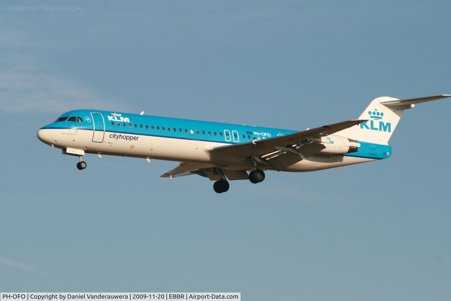 PH-OFO, 1995 Fokker 100 (F-28-0100) C/N 11462, Arrival of flight KL1723 to RWY 25L