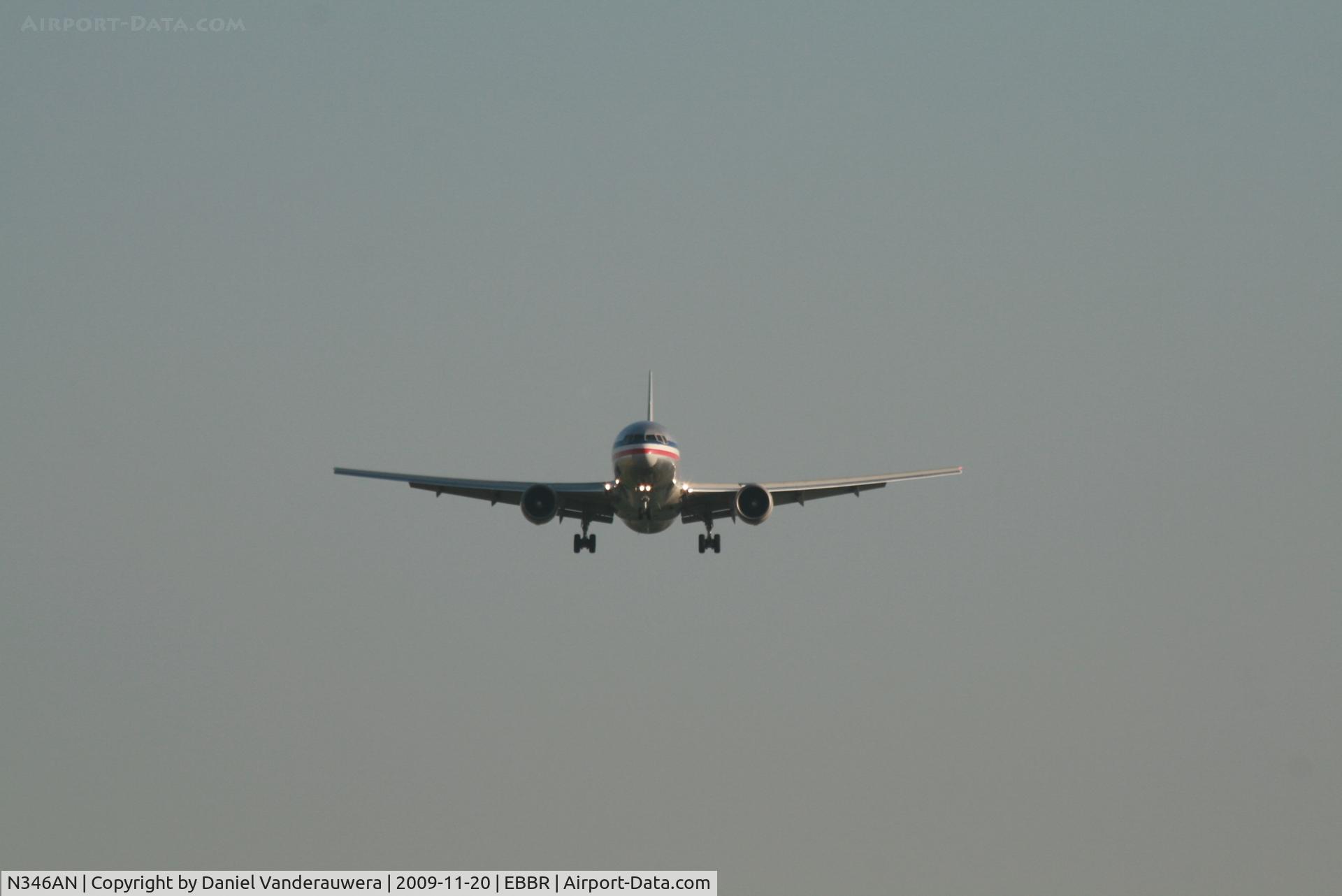 N346AN, 2003 Boeing 767-323 C/N 33085, Arrival of flight AA108 to RWY 25L