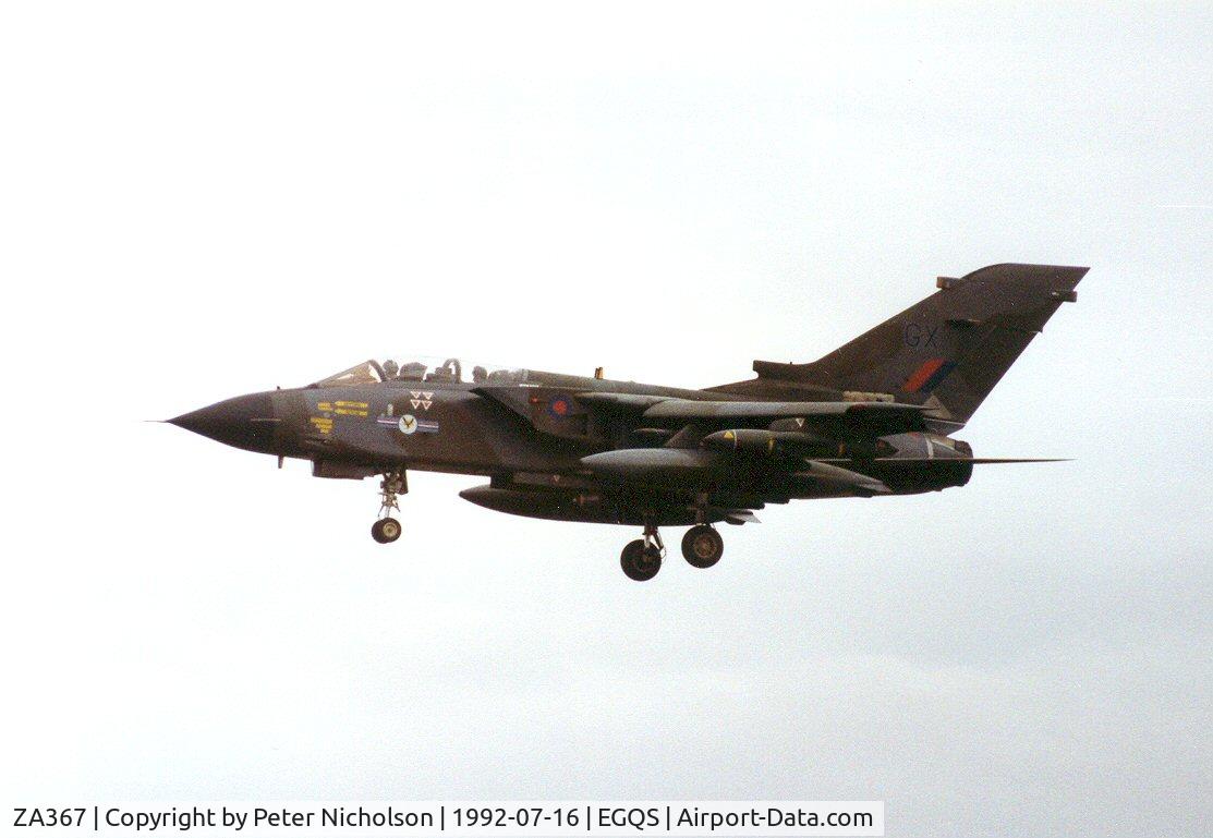ZA367, 1982 Panavia Tornado GR.1(T) C/N 161/BT031/3081, Tornado GR.1, callsign Madras 528 Alpha, of 20 Squadron RAF Germany on finals to Lossiemouth in the Summer of 1992.