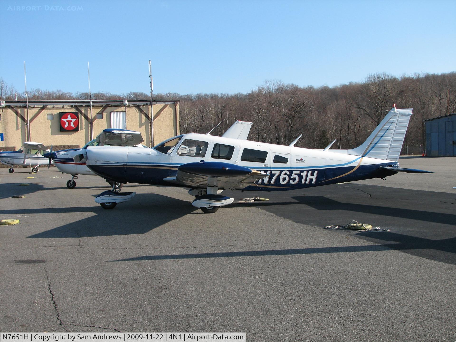 N7651H, 1973 Piper PA-32-300 Cherokee Six C/N 32-7440025, Lunch Brunch at Greenwood Lake