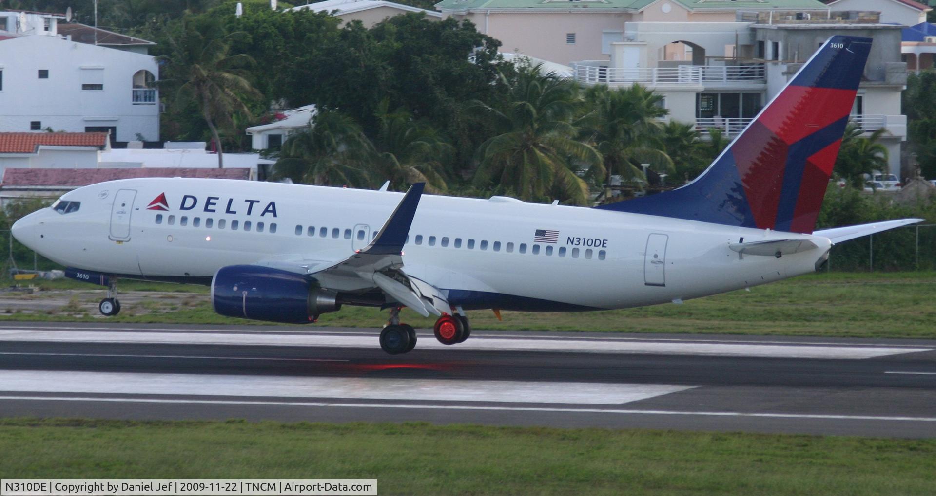 N310DE, Boeing 737-732 C/N 29665, Delta airlines doing there thing