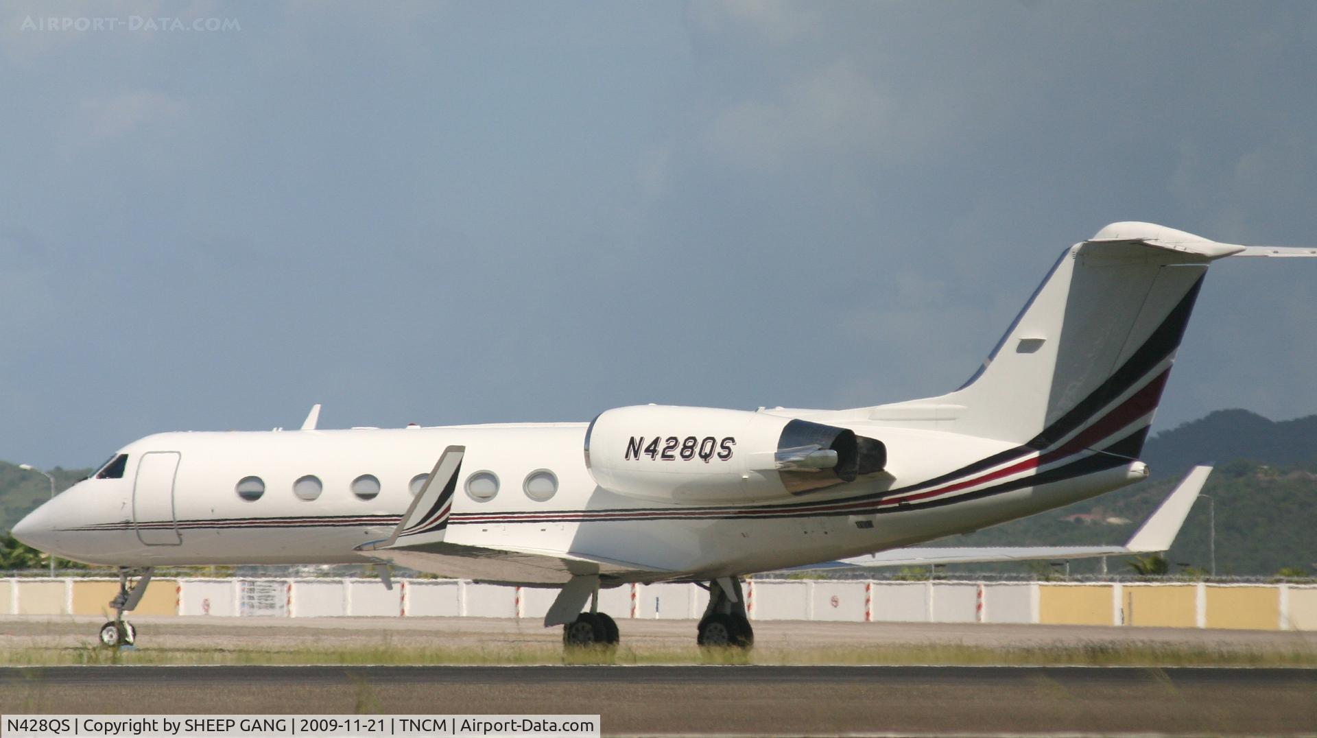 N428QS, 1998 Gulfstream Aerospace G-IV C/N 1328, Park at the ramp
