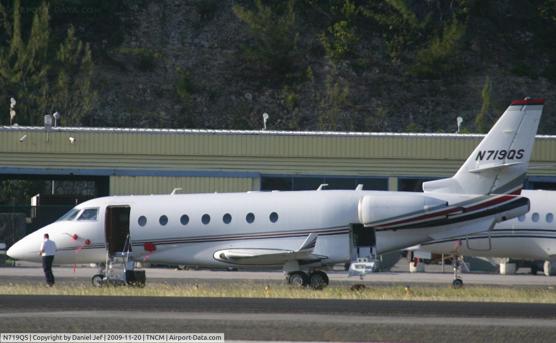 N719QS, 2007 Israel Aircraft Industries Gulfstream 200 C/N 162, n719qs just arived and park at the cargo ramp