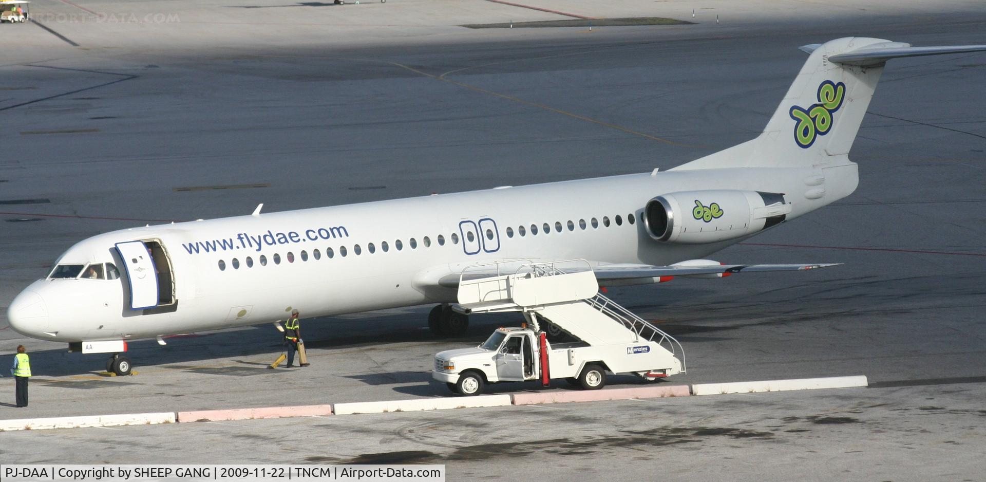 PJ-DAA, 1990 Fokker 100 (F-28-0100) C/N 11310, Just in at tncm before bing handle