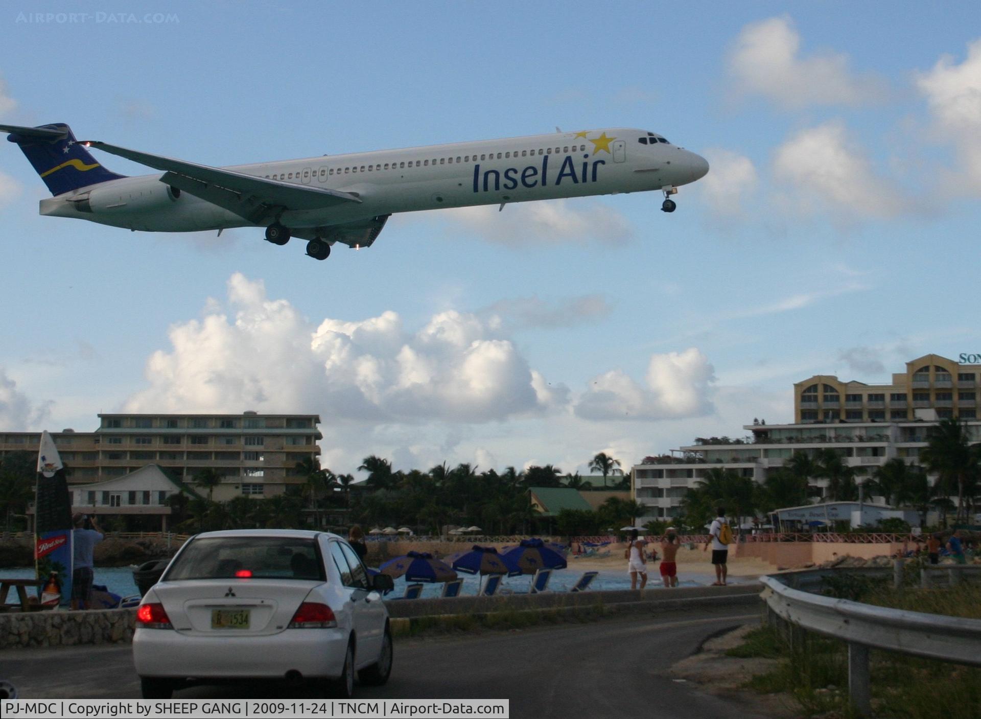 PJ-MDC, 1988 McDonnell Douglas MD-82 (DC-9-82) C/N 49434, Insel air landing at tncm