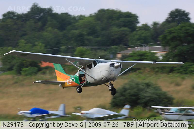 N29173, 1968 Cessna U206C Super Skywagon C/N U206-1140, Departing Ellington, CT with a load of skydivers