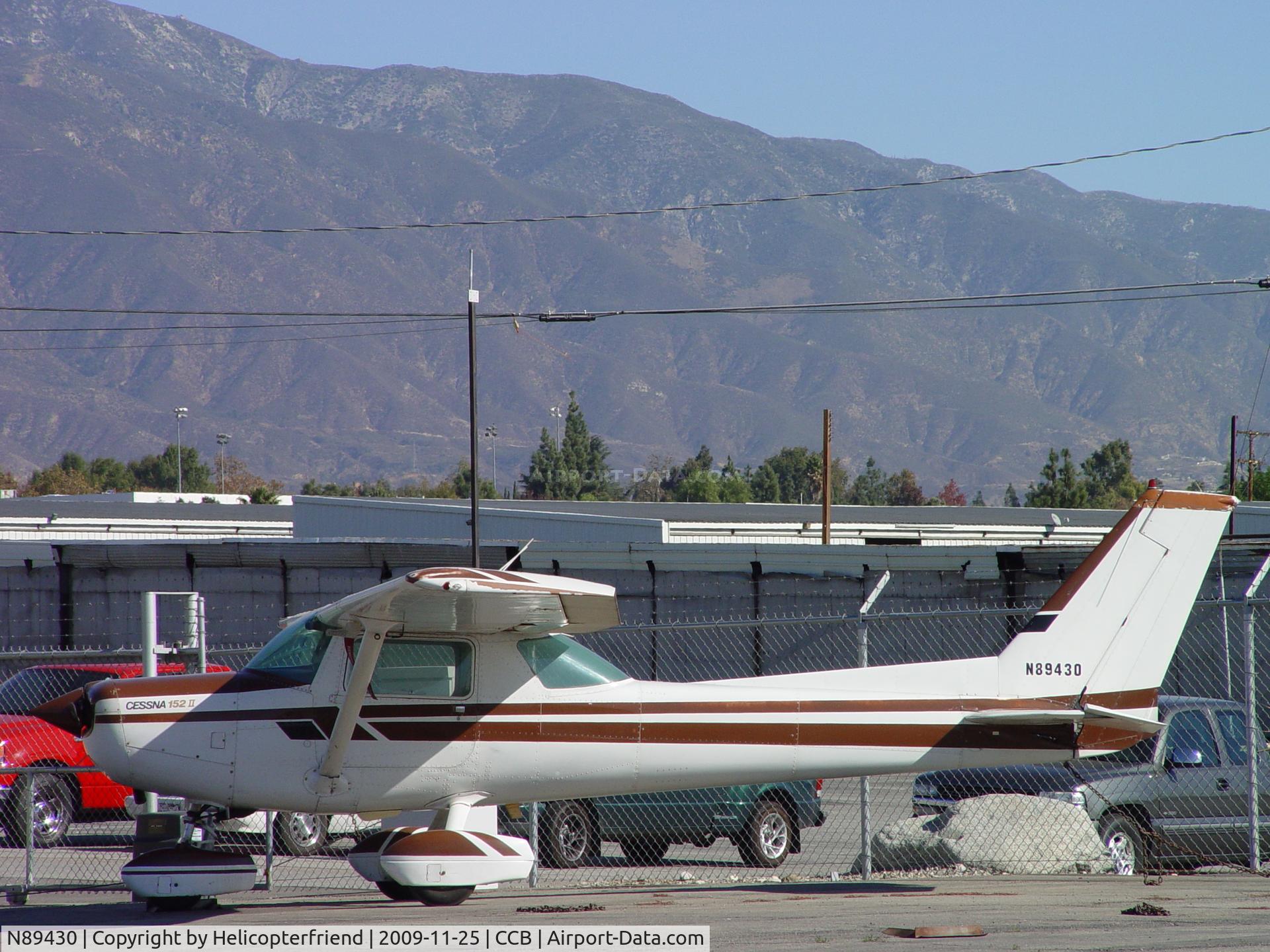 N89430, 1978 Cessna 152 C/N 15282741, Parked at Foothill Sales and Service