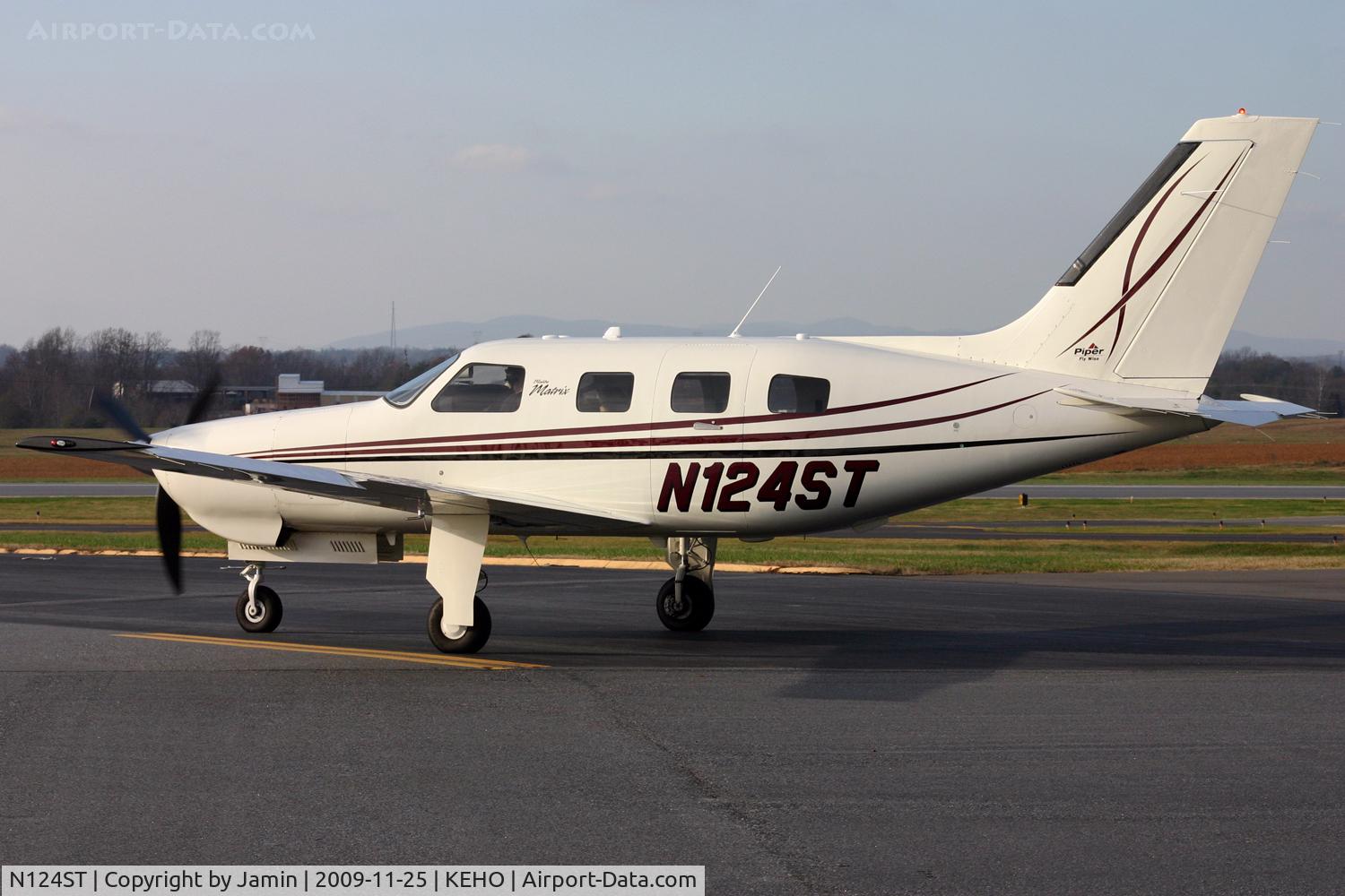 N124ST, 2008 Piper PA-46R-350T Malibu Matrix C/N 4692030, A shiny new Matrix stops in during some holiday travels.