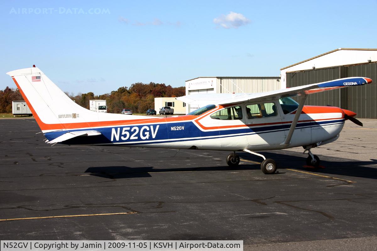 N52GV, 1978 Cessna R182 Skylane RG C/N R18200393, On the ramp in Statesville.