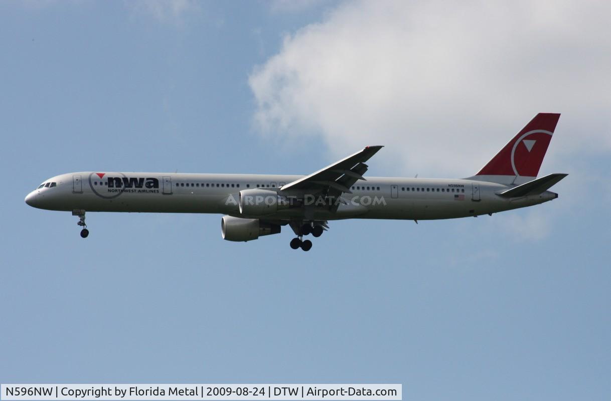 N596NW, 2003 Boeing 757-351 C/N 32996, Northwest 757-300