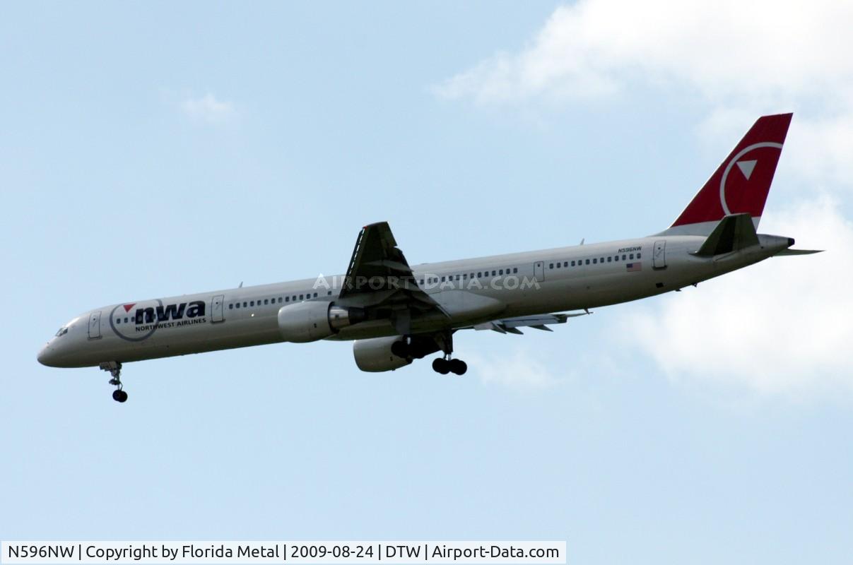 N596NW, 2003 Boeing 757-351 C/N 32996, Northwest 757-300