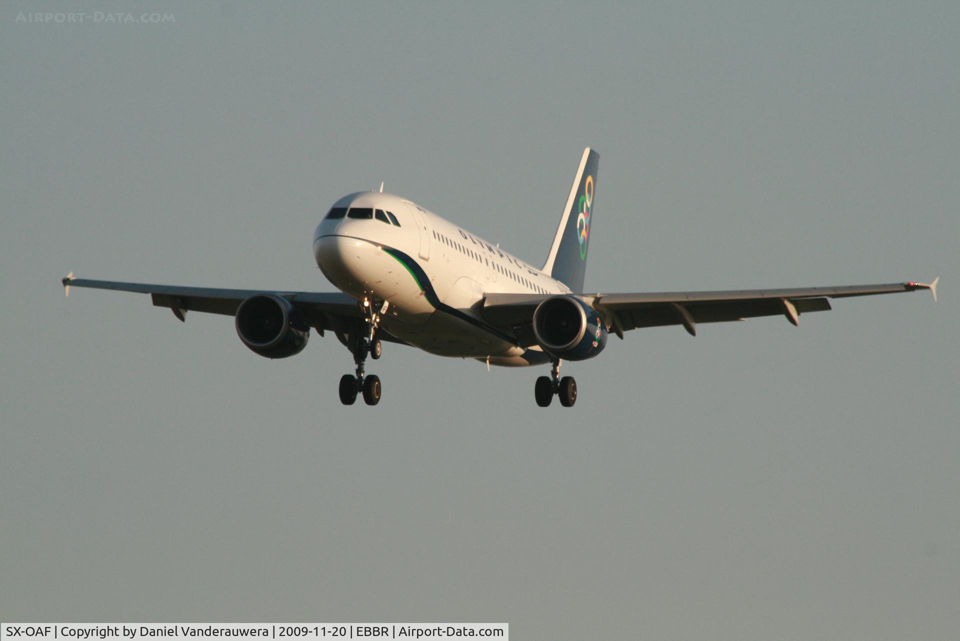 SX-OAF, 2009 Airbus A319-112 C/N 3895, Arrival of flight OA145 to RWY 25L