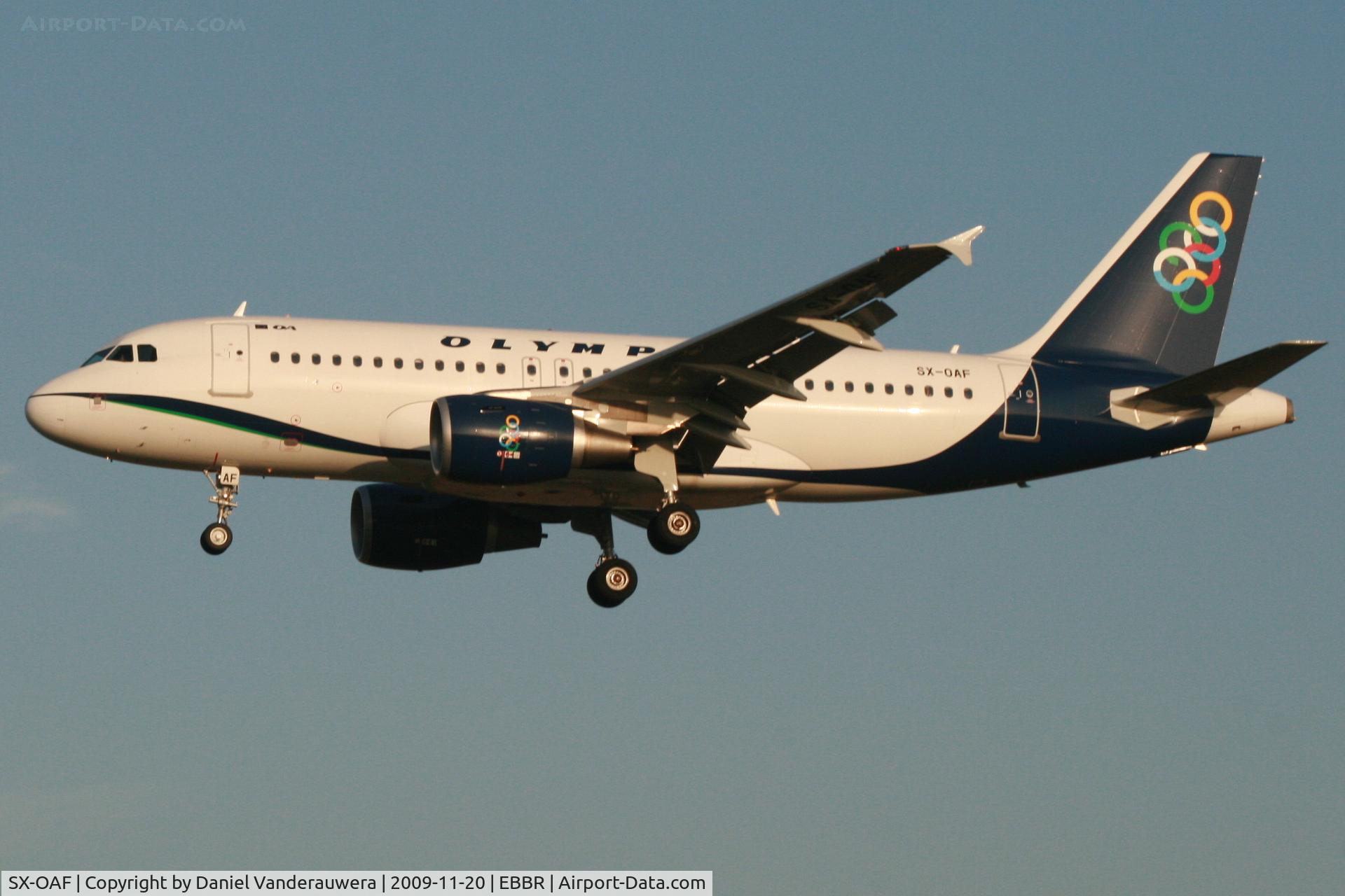SX-OAF, 2009 Airbus A319-112 C/N 3895, Flight OA145 is descending to RWY 25L