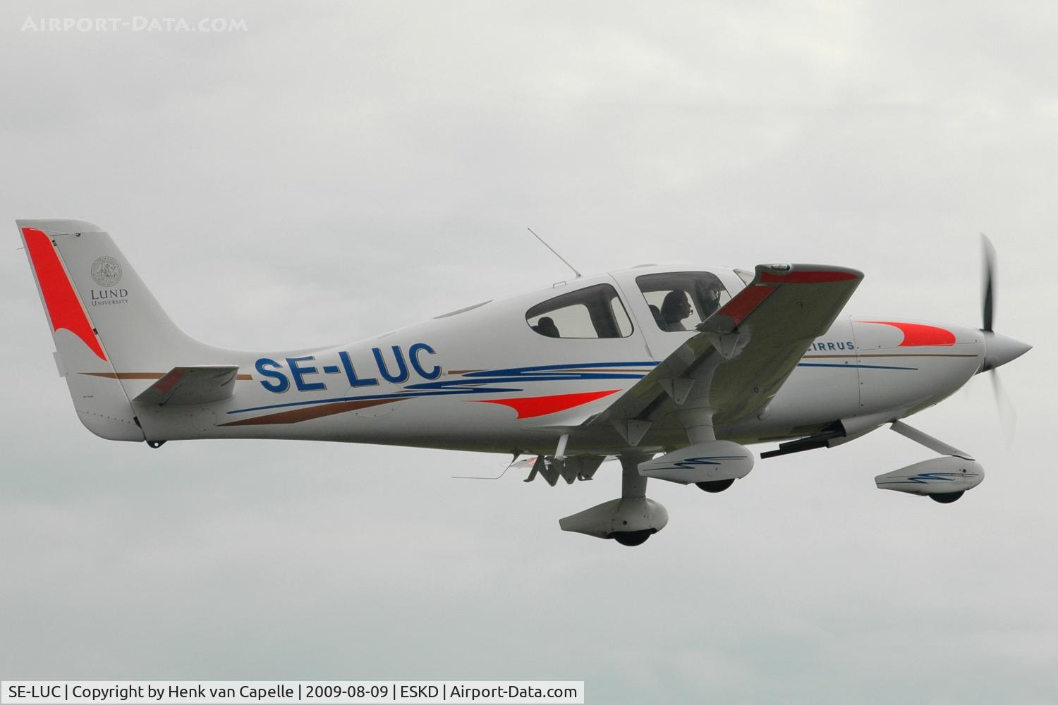 SE-LUC, 2005 Cirrus SR20 C/N 1479, Cirrus SR20 of the Aviation Dept of Lund University in Sweden over Dala-Järna airfield, Sweden.