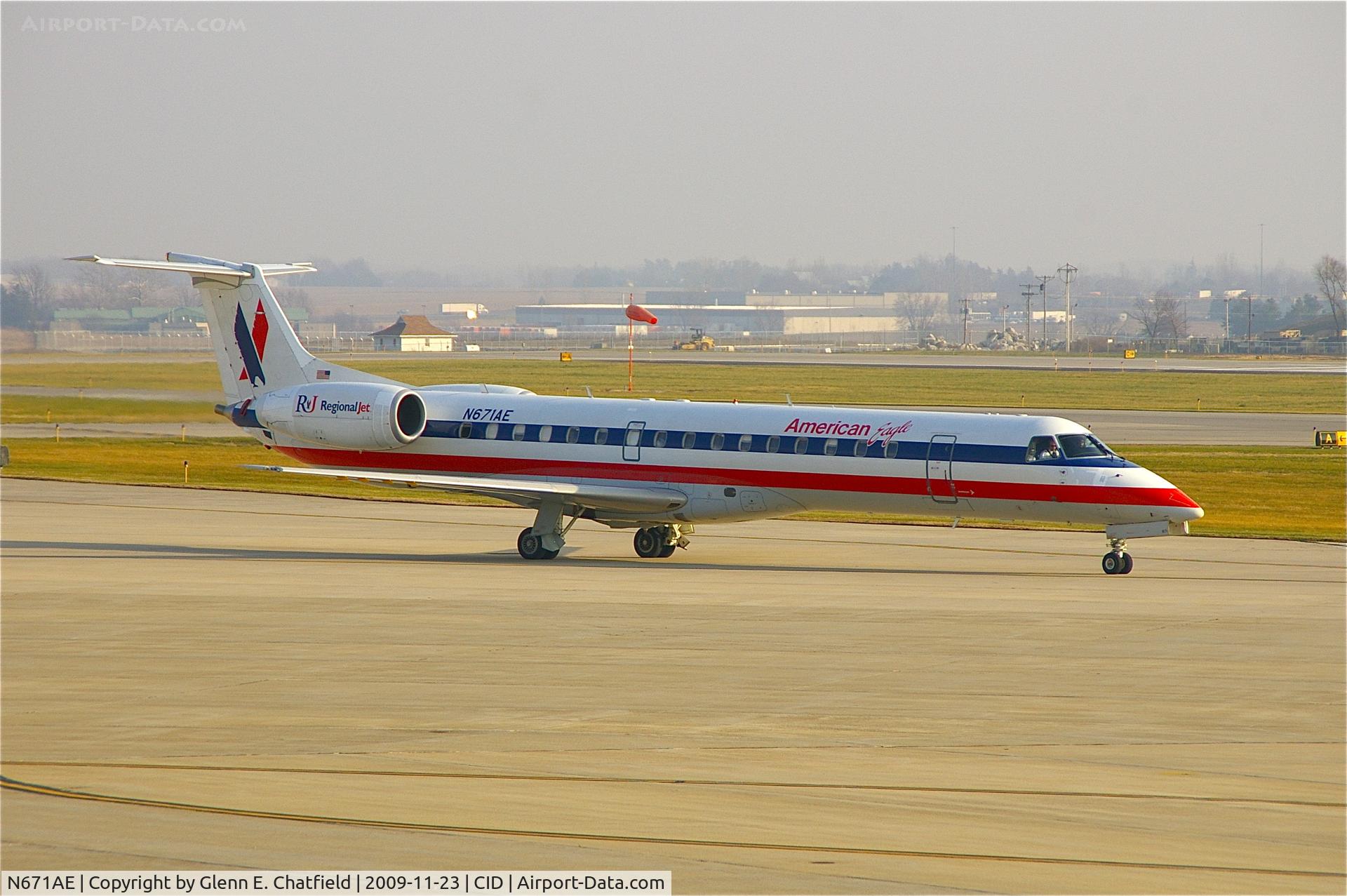 N671AE, 2004 Embraer ERJ-145LR (EMB-145LR) C/N 145793, Taxiing to runway 9