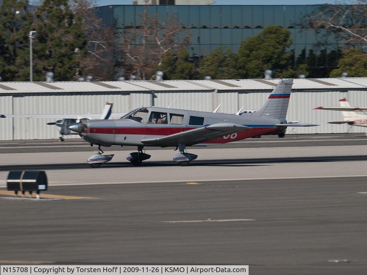 N15708, 1972 Piper PA-32-300 Cherokee Six Cherokee Six C/N 32-7340058, N15708 departing from RWY 21