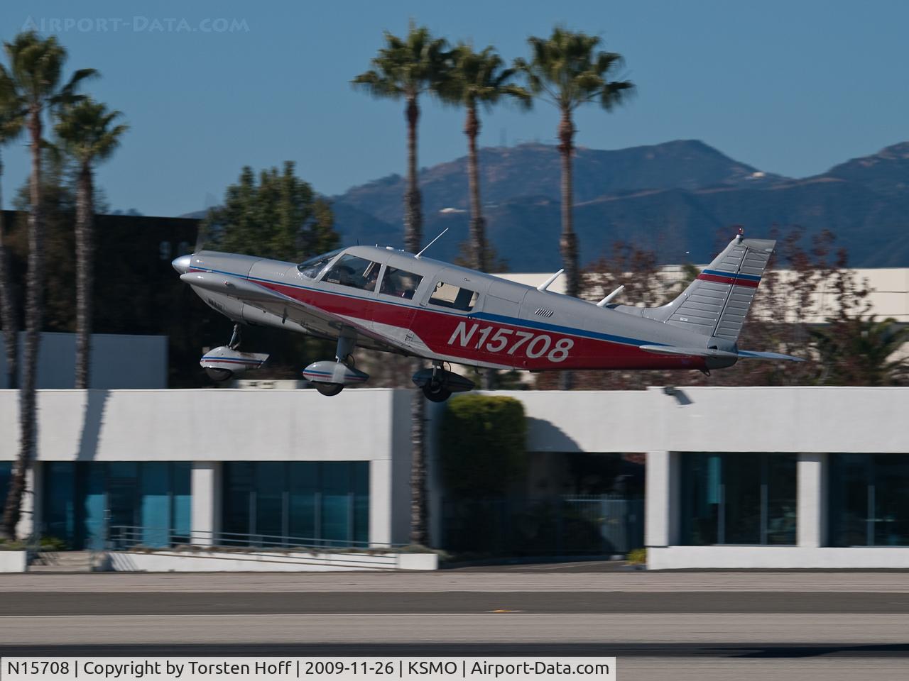 N15708, 1972 Piper PA-32-300 Cherokee Six Cherokee Six C/N 32-7340058, N15708 departing from RWY 21