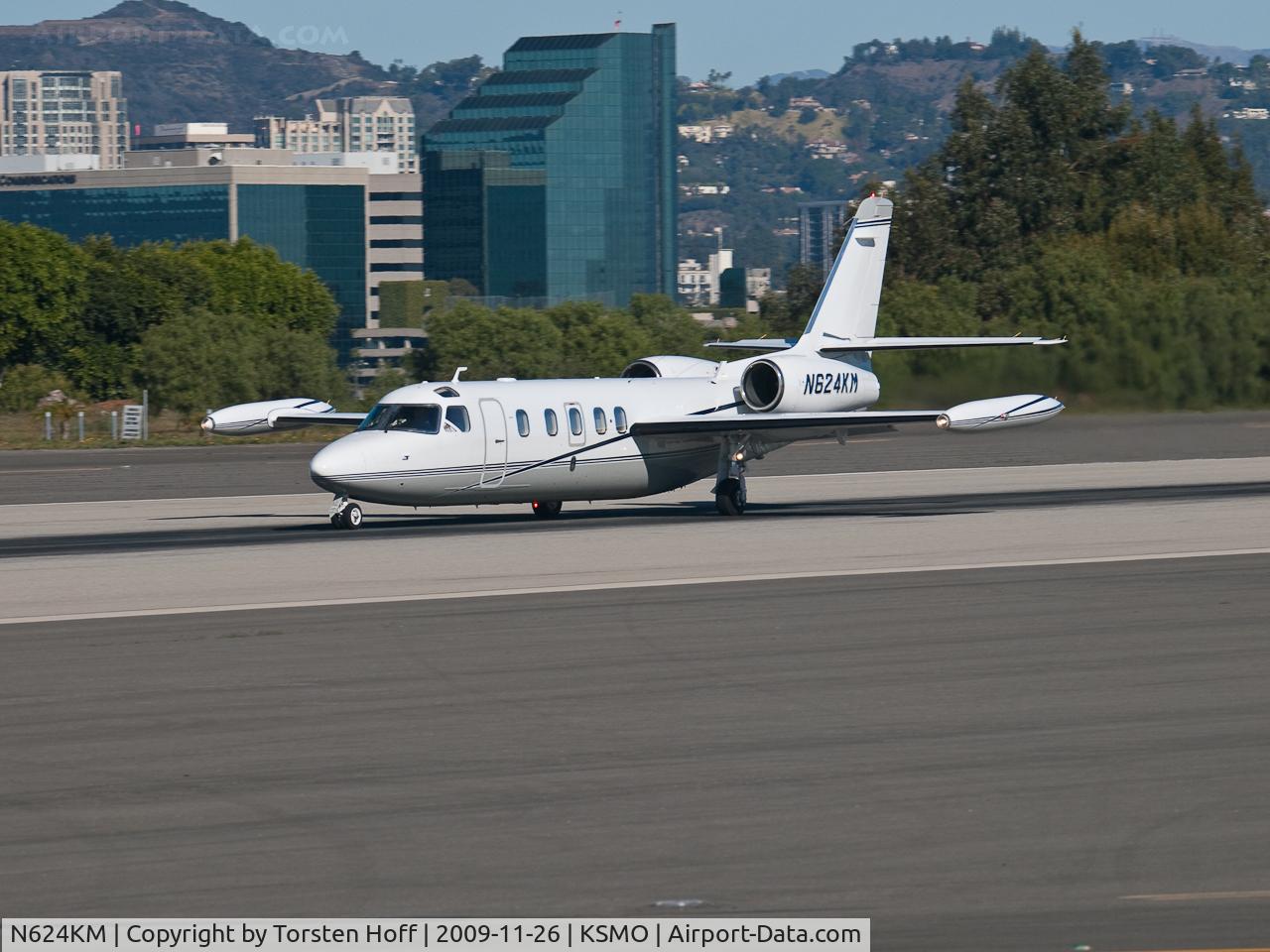 N624KM, 1978 Israel Aircraft Industries IAI-1124 Westwind C/N 227, N624KM departing from RWY 21