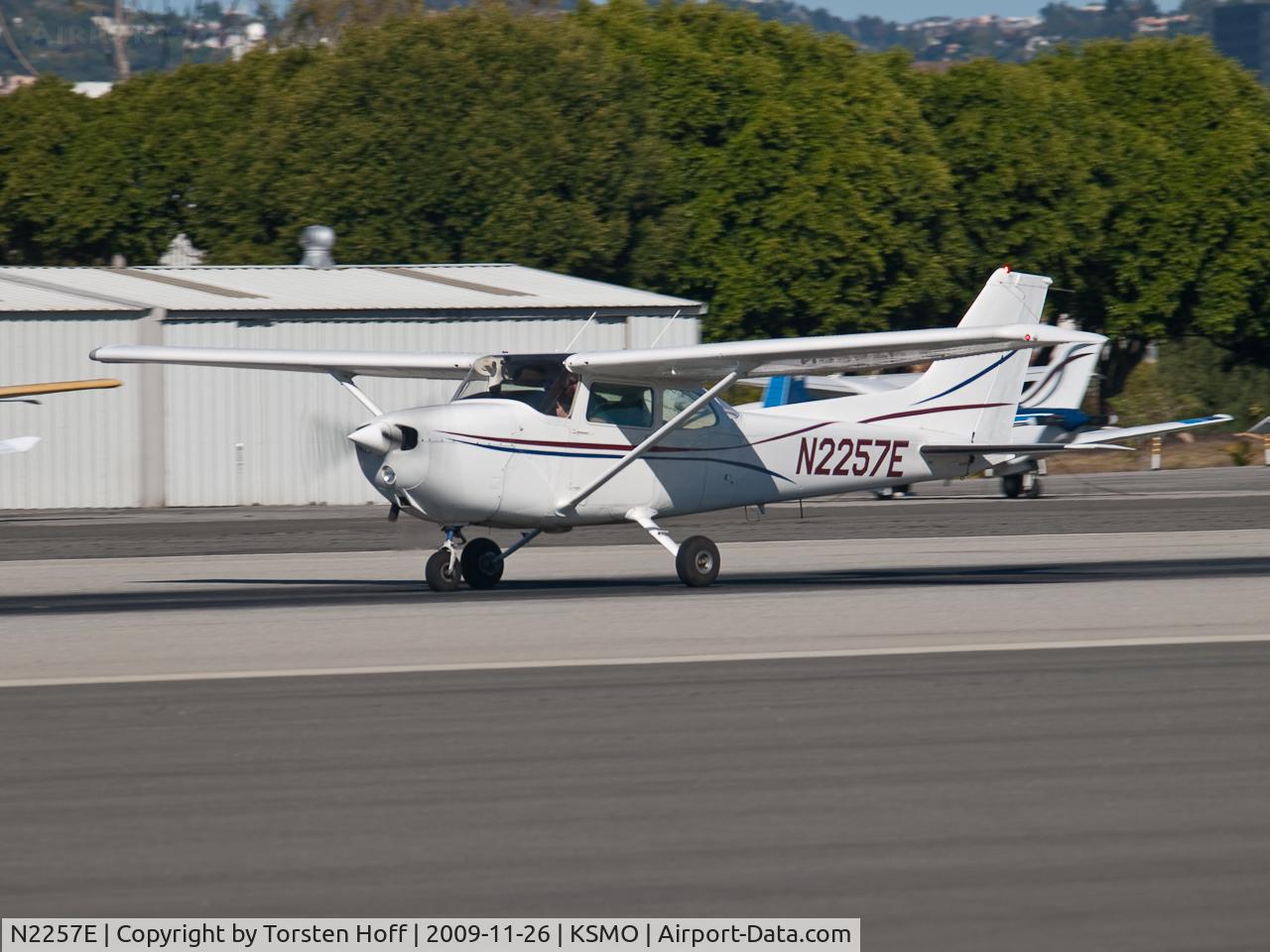 N2257E, 1978 Cessna 172N C/N 17271208, N2257E departing from RWY 21