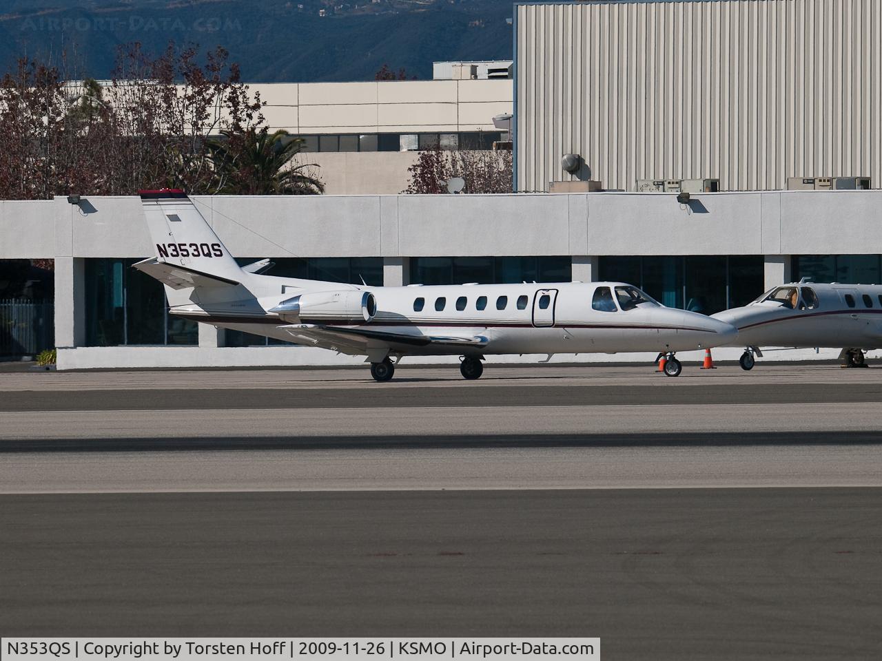 N353QS, 1999 Cessna 560 Citation Ultra C/N 560-0530, N353QS taxiing
