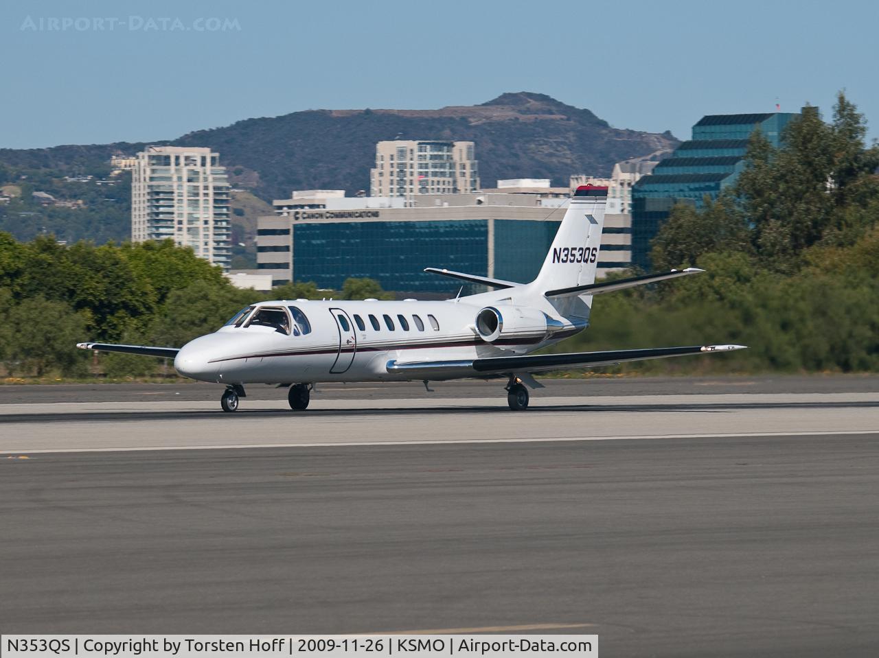 N353QS, 1999 Cessna 560 Citation Ultra C/N 560-0530, N353QS departing from RWY 21