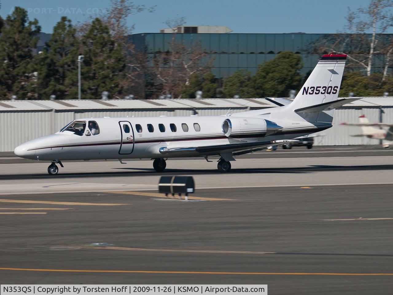 N353QS, 1999 Cessna 560 Citation Ultra C/N 560-0530, N353QS departing from RWY 21