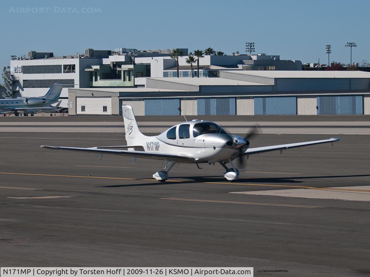 N171MP, 2007 Cirrus SR22 C/N 2660, N171MP taxiing