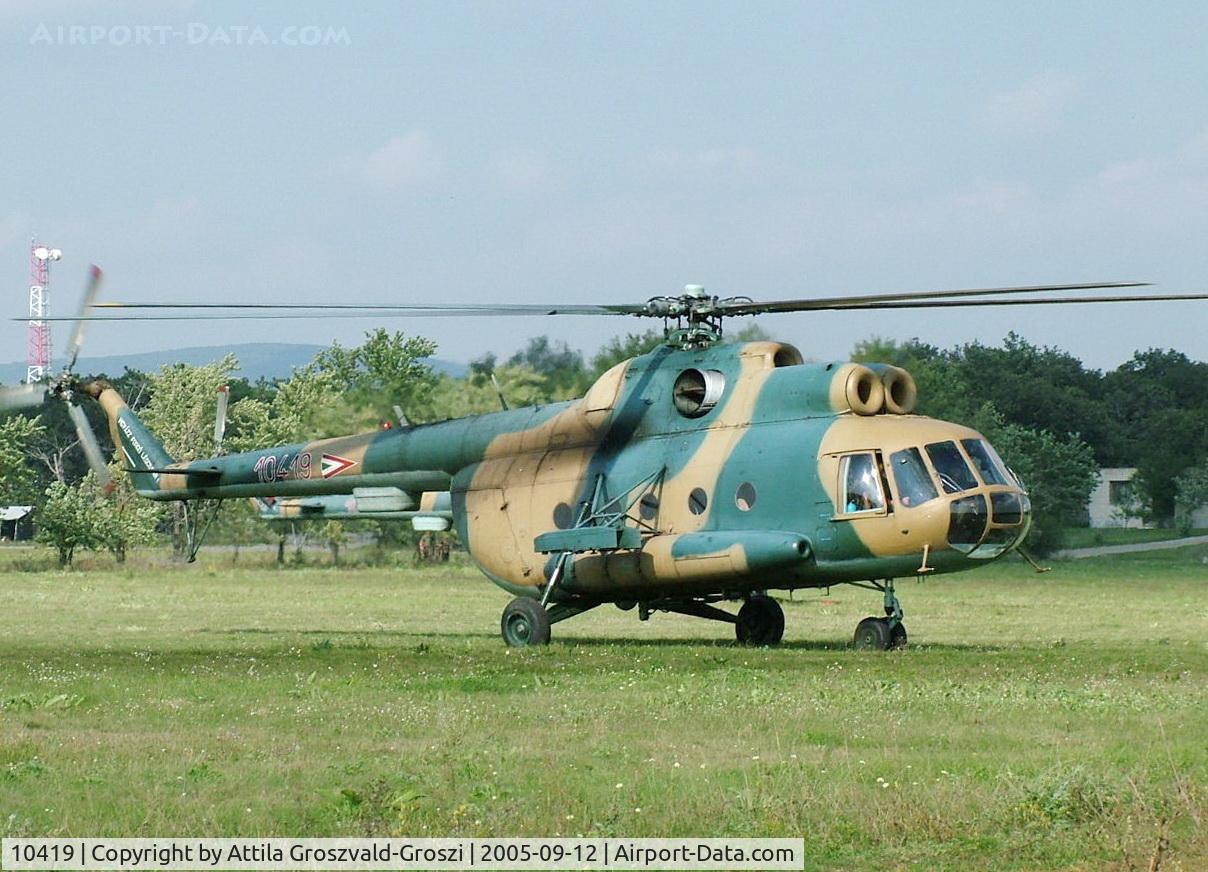 10419, 1972 Mil Mi-8T Hip C/N 10419, Veszprém-Ujmajor temporary army helicopter base.