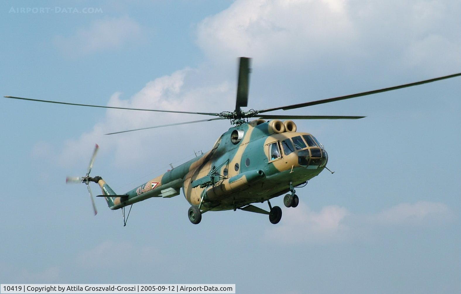 10419, 1972 Mil Mi-8T Hip C/N 10419, Veszprém-Ujmajor temporary army helicopter base.