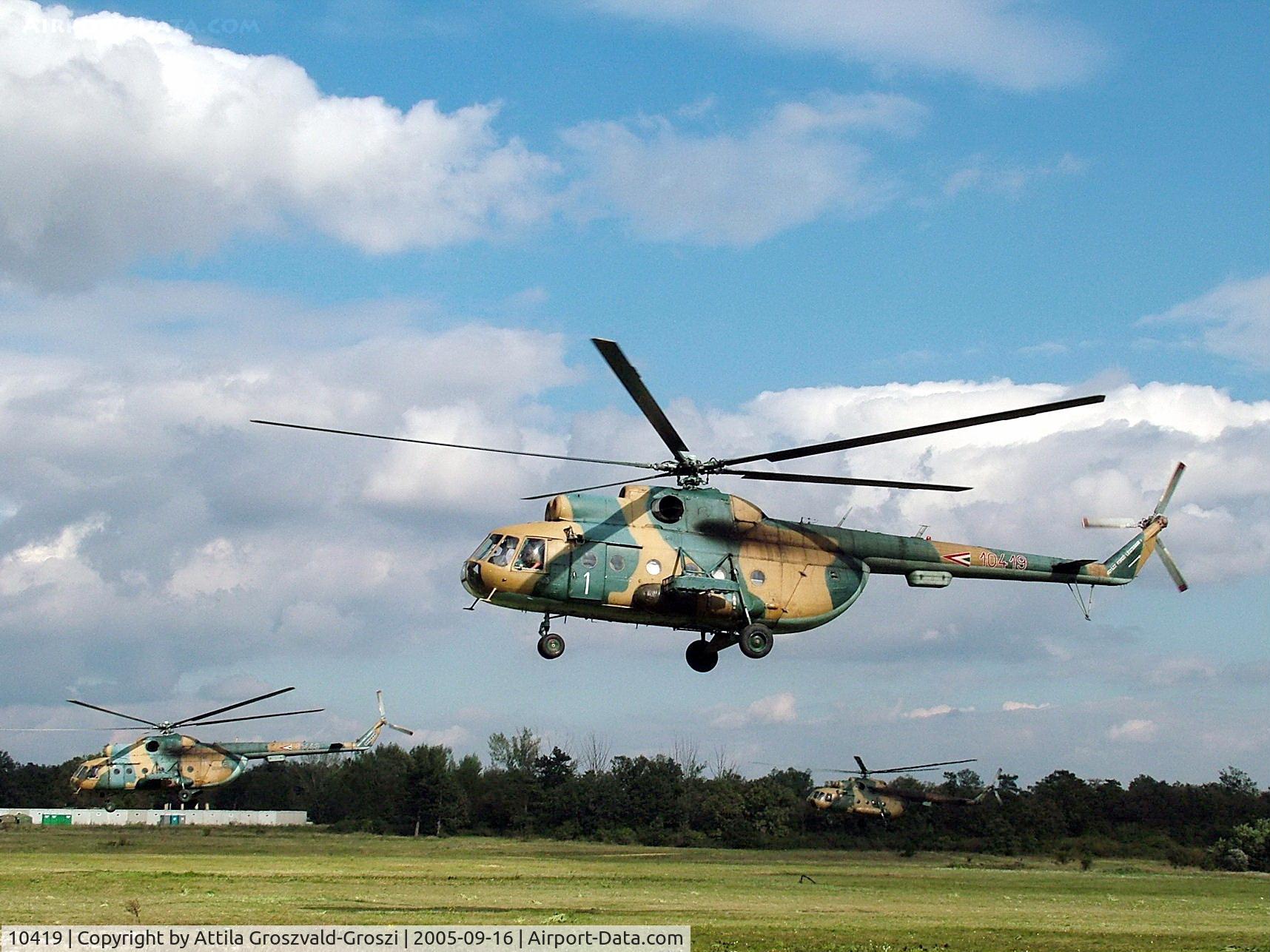 10419, 1972 Mil Mi-8T Hip C/N 10419, Veszprém-Ujmajor temporary army helicopter base.