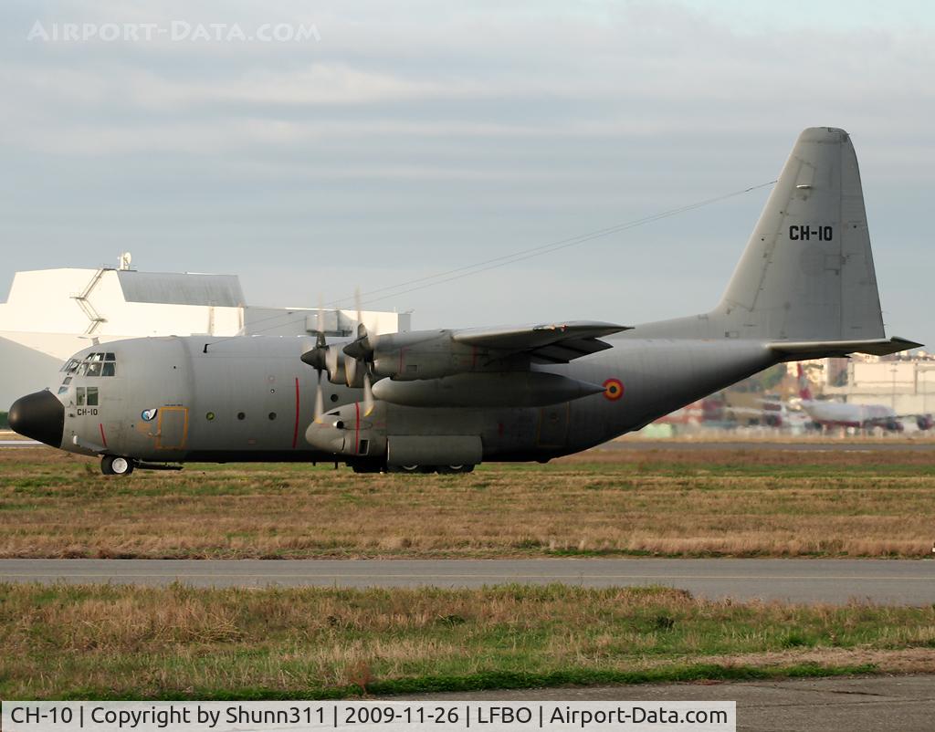CH-10, 1972 Lockheed C-130H Hercules C/N 382-4481, Taxiing homding point rwy 32R for departure...