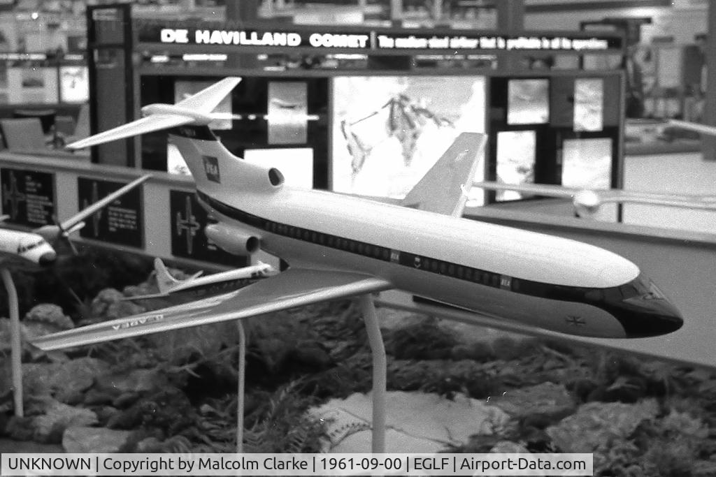 UNKNOWN, Miscellaneous Various C/N unknown, Hawker Siddeley HS-121 Trident 1. Model at the Farnborough Air Show in 1961.