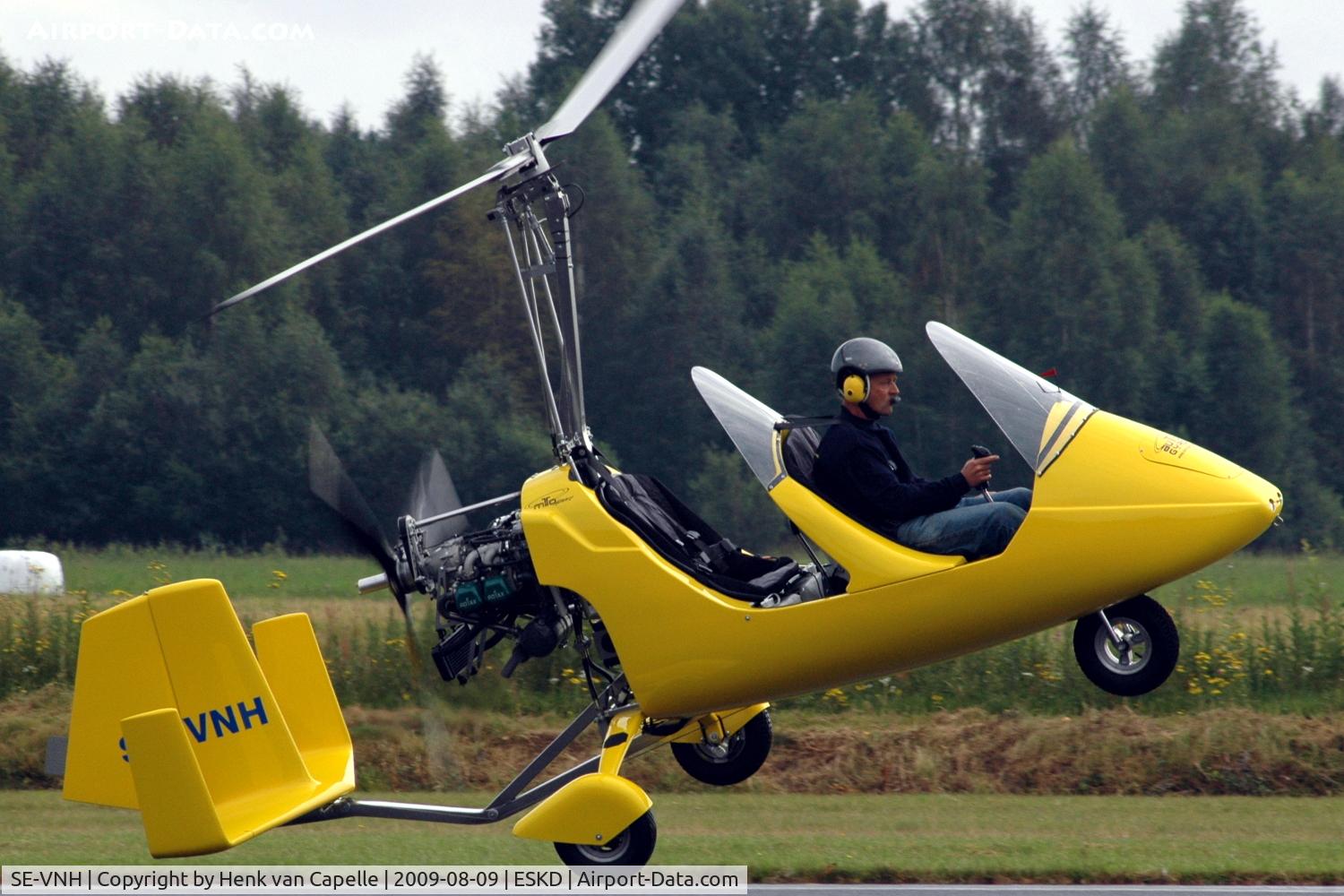 SE-VNH, 2009 AutoGyro MTOsport C/N SE09S05, Demonstrating the manoeuvrability of the MTO Sport on the runway of Dala-Järna airfield, Sweden