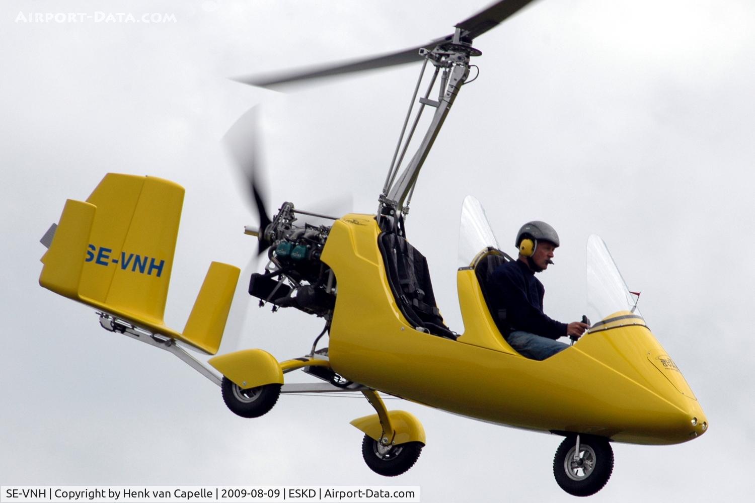 SE-VNH, 2009 AutoGyro MTOsport C/N SE09S05, Demonstrating the manoeuvrability of the MTO Sport over Dala-Järna airfield, Sweden