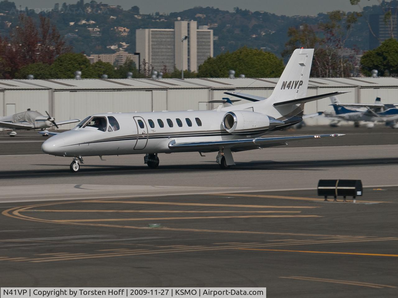 N41VP, 2002 Cessna 560 Citation Encore C/N 560-0626, N41VP departing from RWY 21