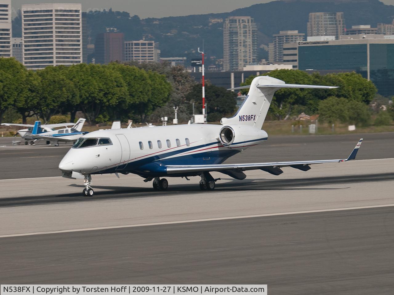 N538FX, 2008 Bombardier Challenger 300 (BD-100-1A10) C/N 20201, N538FX departing from RWY 21