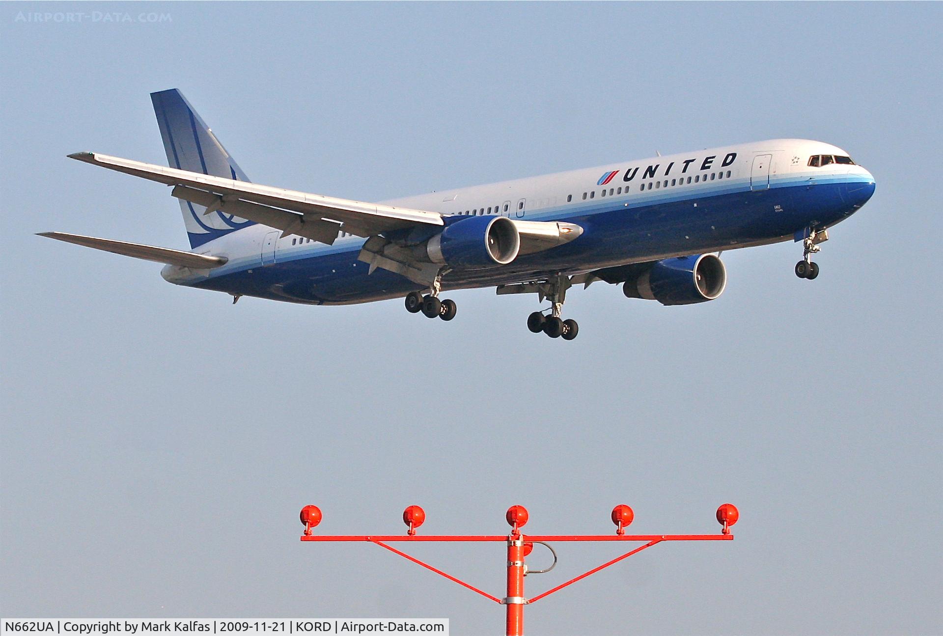 N662UA, 1993 Boeing 767-322 C/N 27159, United Airlines Boeing 767-322, UAL949 arriving from EGLL (London Heathrow), short final 22R KORD