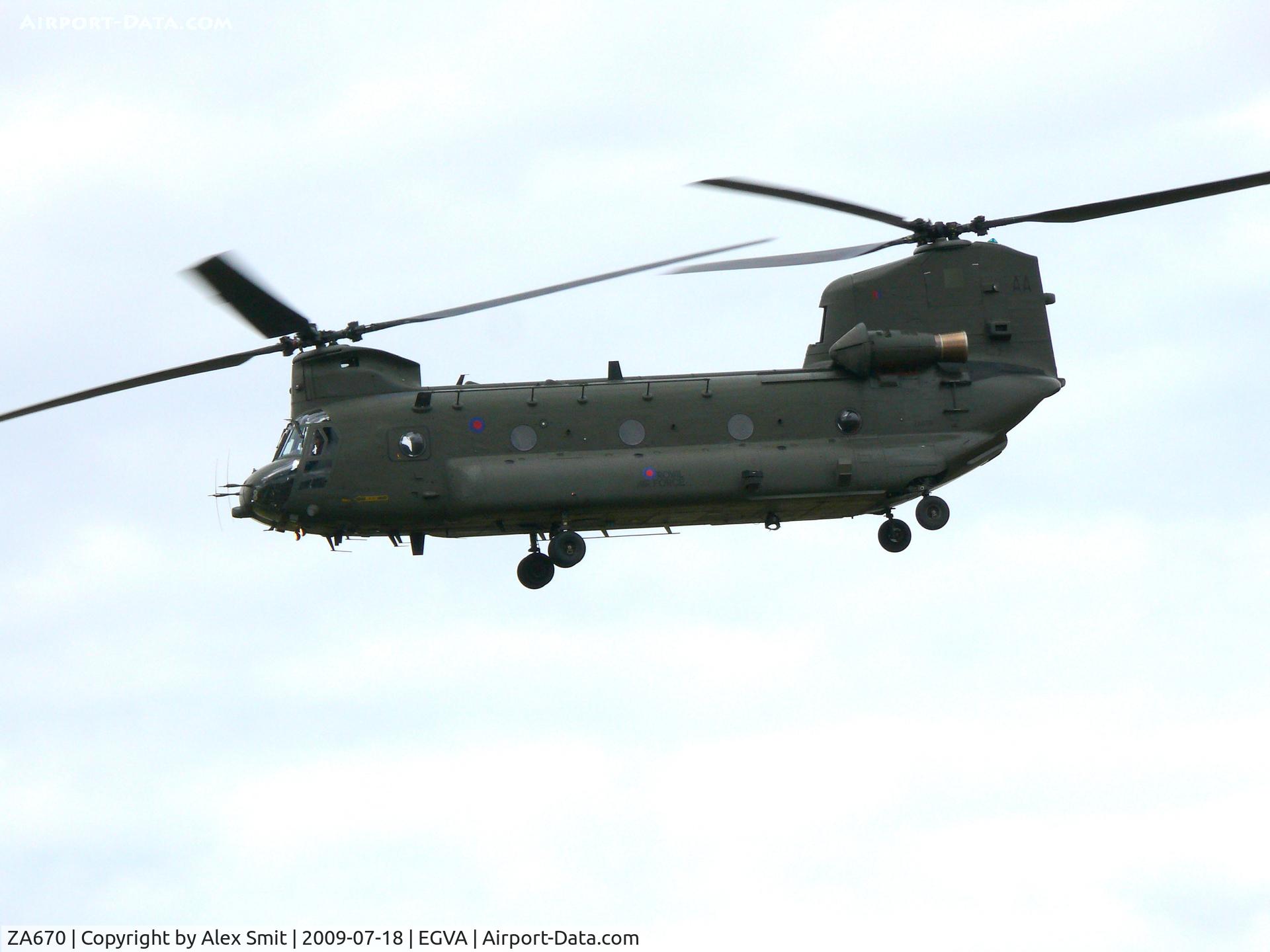 ZA670, Boeing Vertol Chinook HC.2 C/N M/A001/B-812/M7032, Boeing-Vertol CH-47D Chinook HC2 ZA670/AA Royal Air Force