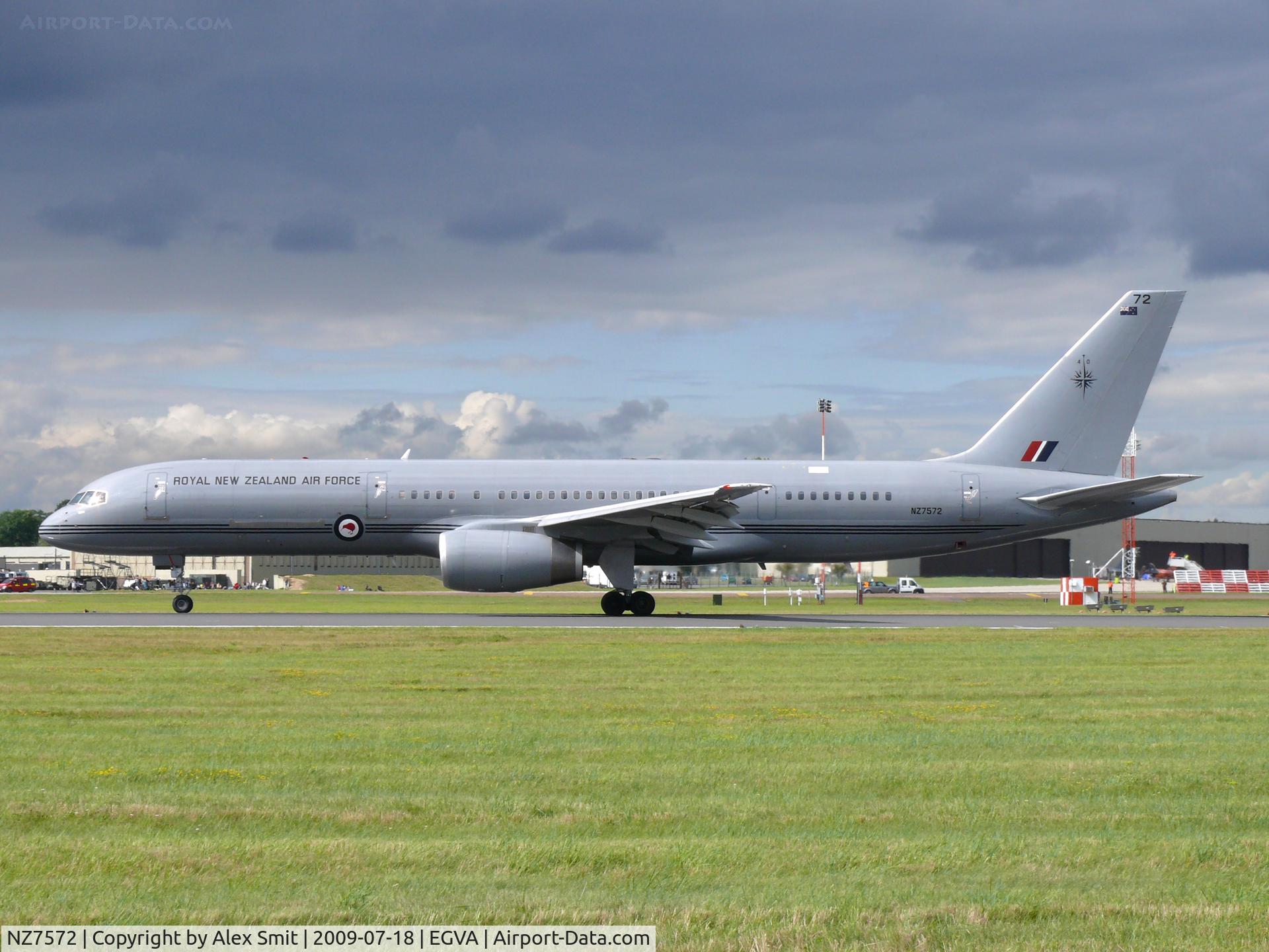 NZ7572, 1993 Boeing 757-2K2 C/N 26634, Boeing B757-2K2 NZ7572 Royal New Zealand Air Force