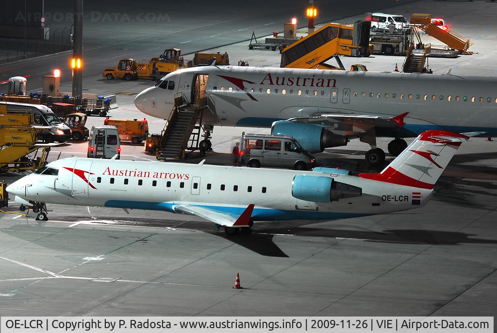 OE-LCR, 2003 Canadair CRJ-200LR (CL-600-2B19) C/N 7910, Nice night shot of the CRJ - Austrians CRJ will leva the fleet untim summer schedule 2010