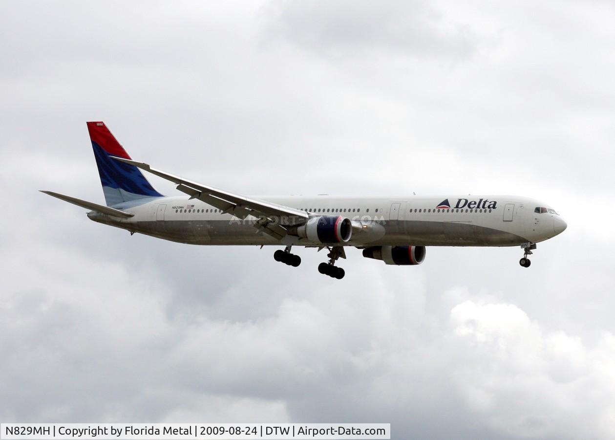 N829MH, 2000 Boeing 767-432/ER C/N 29700, Delta 767-400