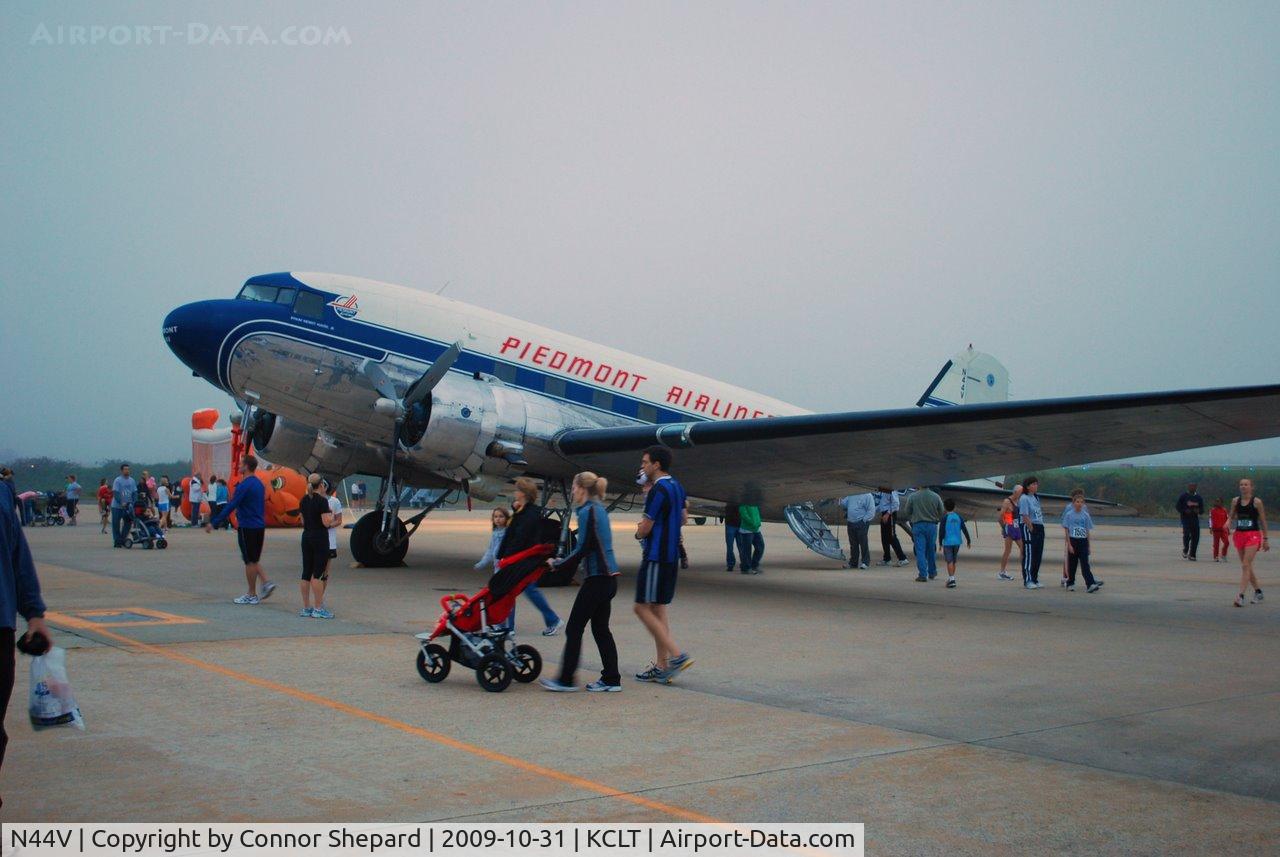 N44V, 1942 Douglas DC-3 C/N 4545, DC-3