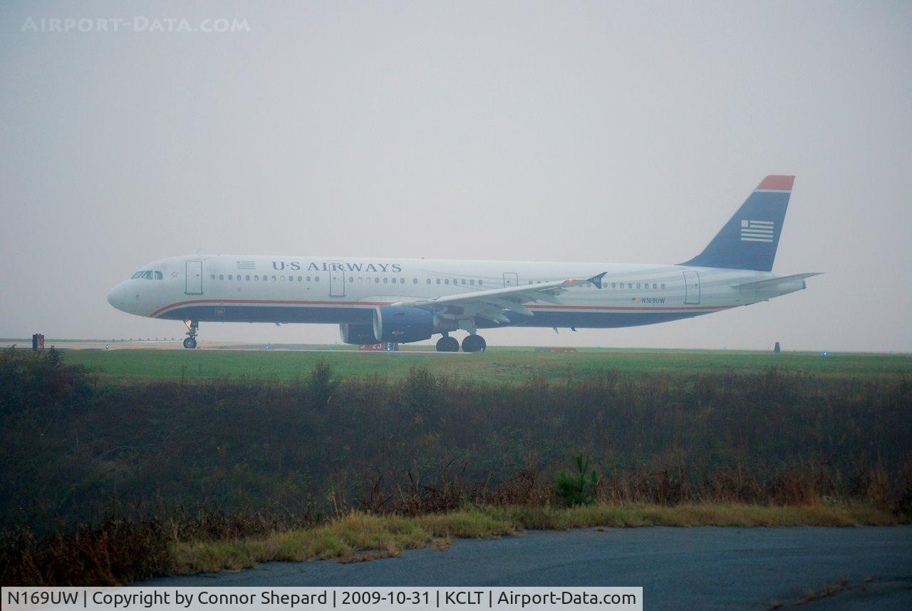 N169UW, 2001 Airbus A321-211 C/N 1455, A321