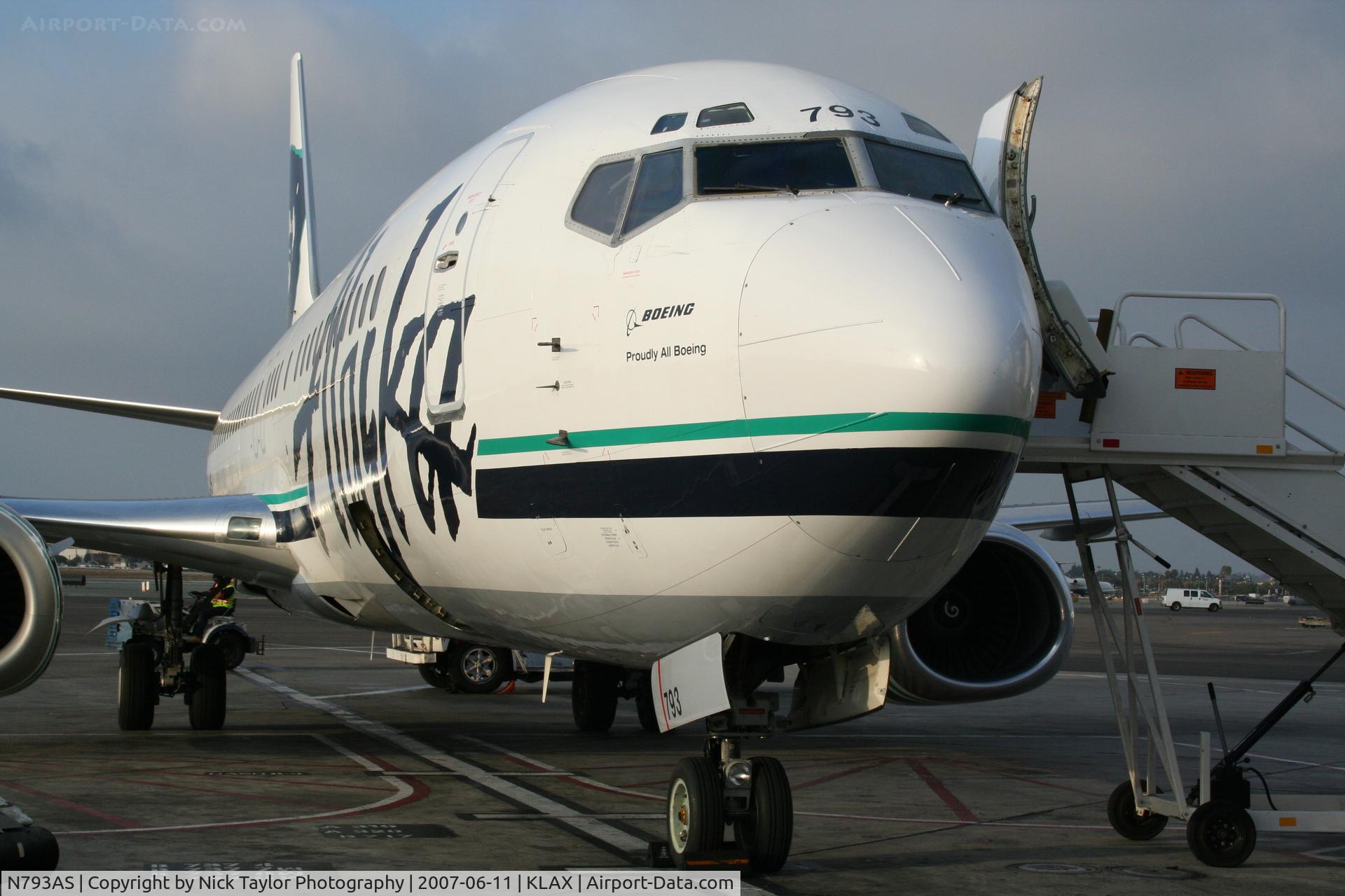 N793AS, 1998 Boeing 737-490 C/N 28888, Sitting at Gate 36