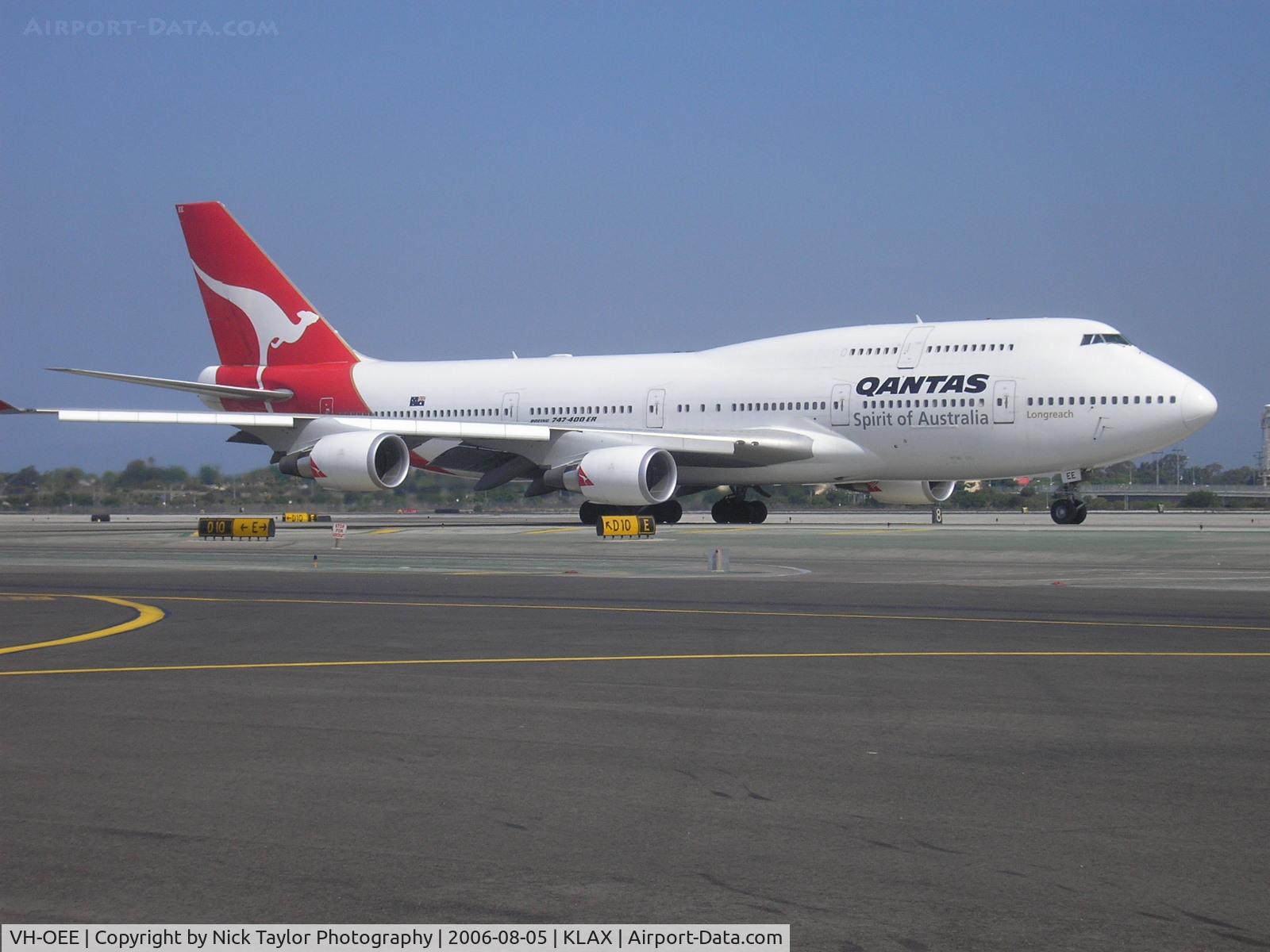 VH-OEE, 2002 Boeing 747-438/ER C/N 32909, Taxiing to 24L