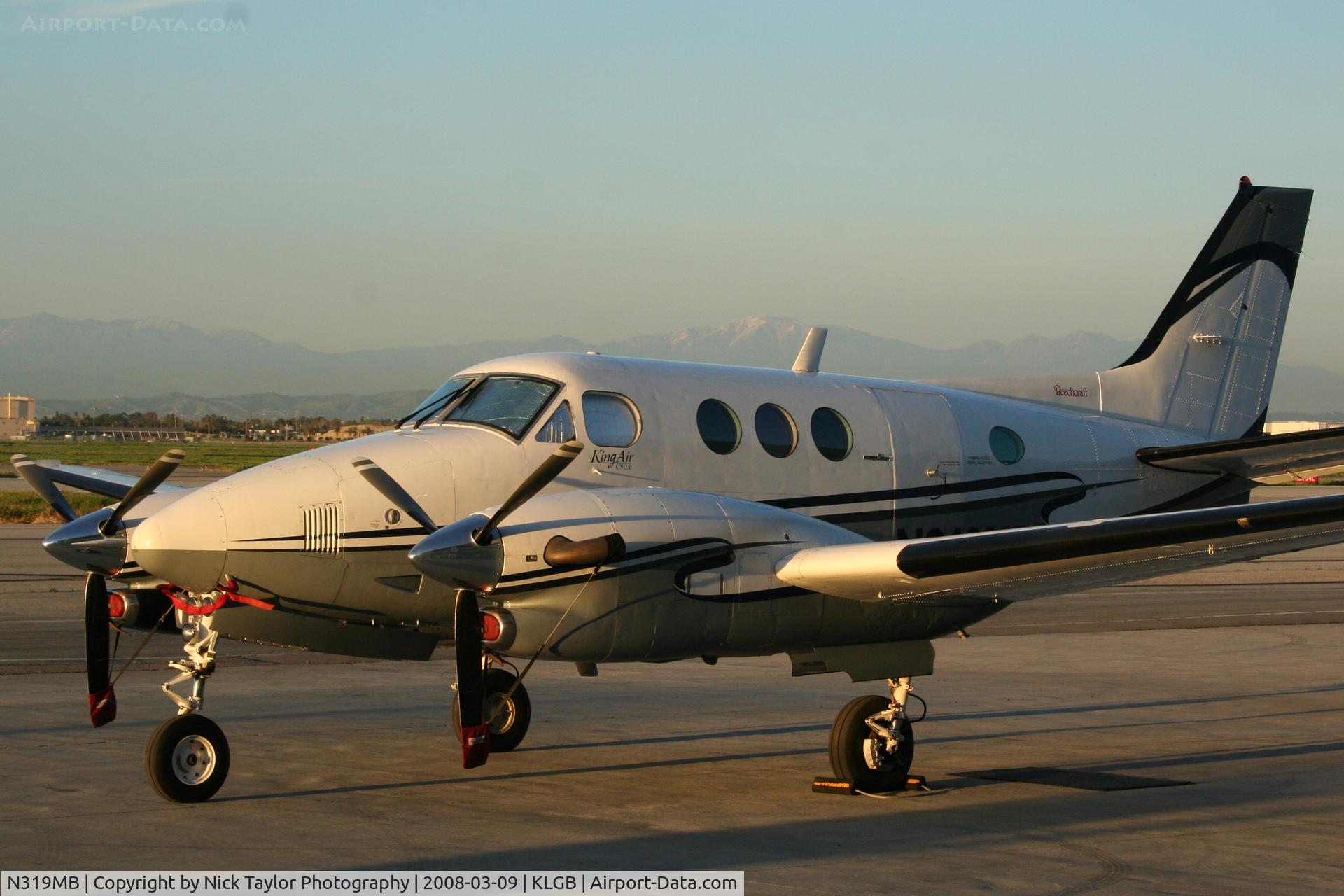 N319MB, 1986 Beech C90A King Air C/N LJ-1126, On the Mercury FBO ramp