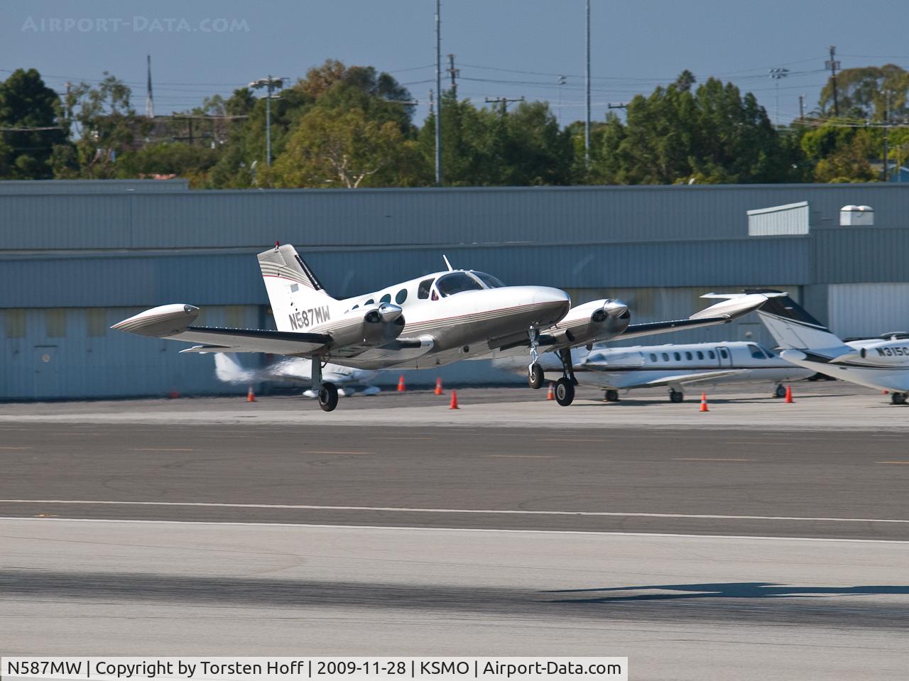N587MW, 1974 Cessna 421B Golden Eagle C/N 421B0587, N587MW departing from RWY 03