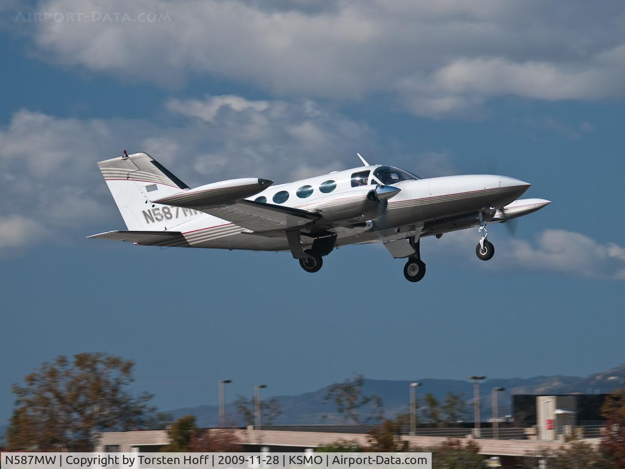 N587MW, 1974 Cessna 421B Golden Eagle C/N 421B0587, N587MW departing from RWY 03