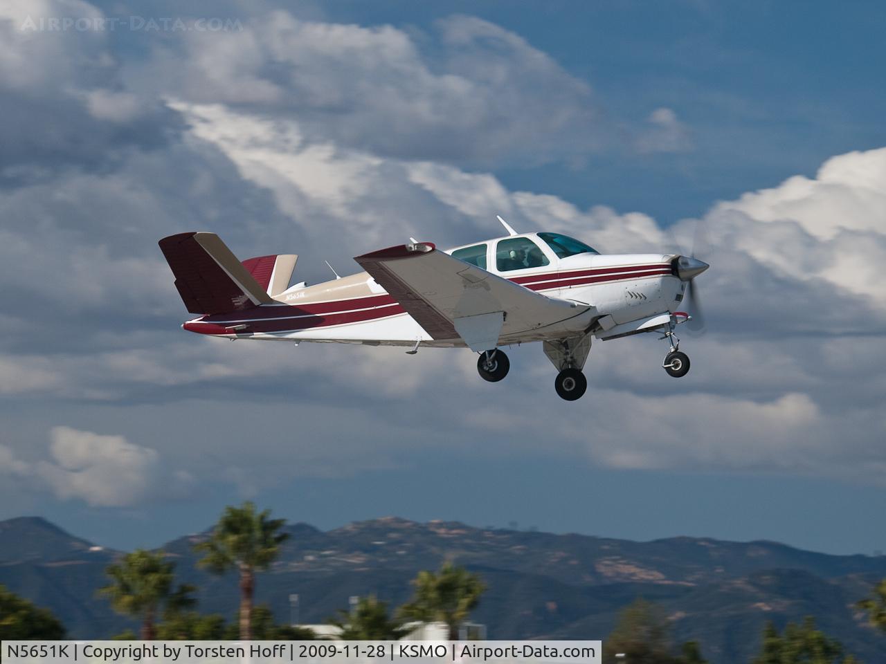 N5651K, 1964 Beech S35 Bonanza C/N D-7402, N5651K departing from RWY 03