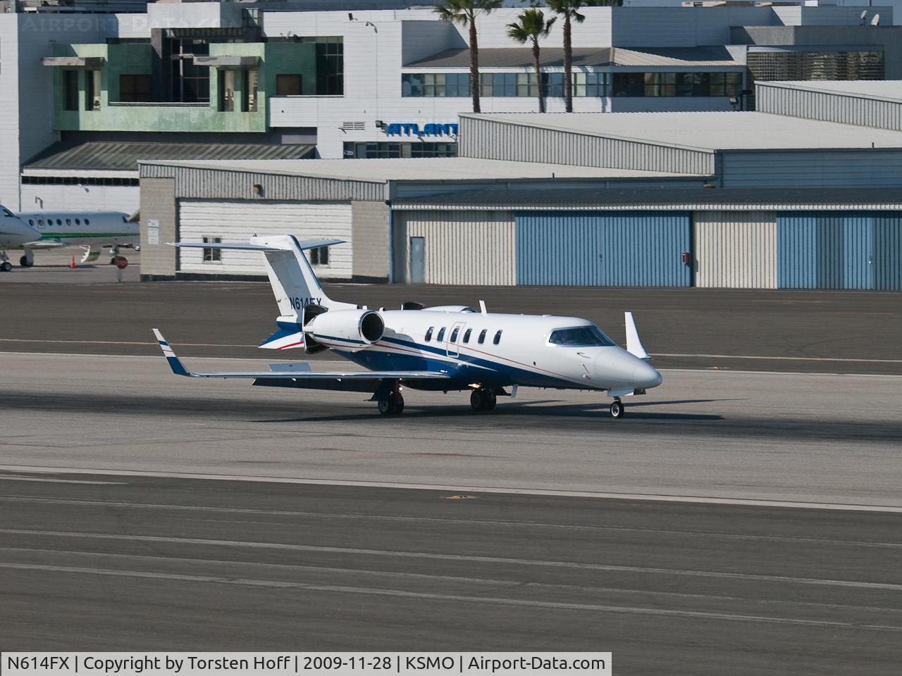 N614FX, 2005 Learjet Inc 45 C/N 2041, N614FX arriving on RWY 03